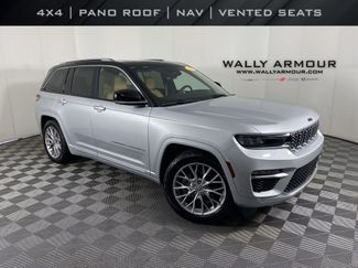 Used 2022 Jeep Grand Cherokee Summit w/ Adv Protech Group IV AWD/4WD video 1