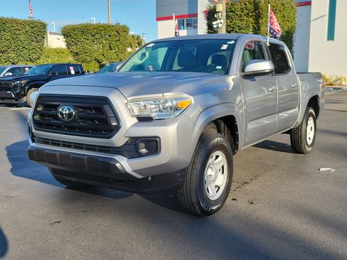 Used 2020 Toyota Tacoma SR w/ SR Convenience Package RWD image 5