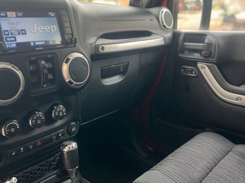 Used 2012 Jeep Wrangler Unlimited Sahara w/ Dual Top Group image 4