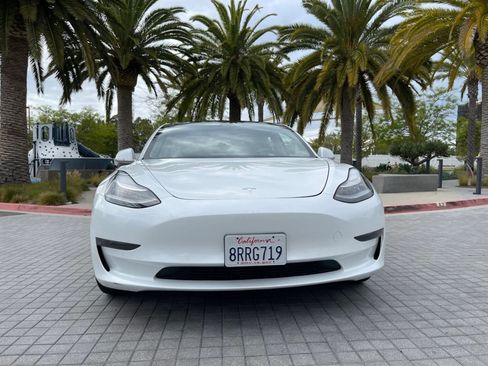 Used 2023 Tesla Model 3 Standard Range RWD image 2