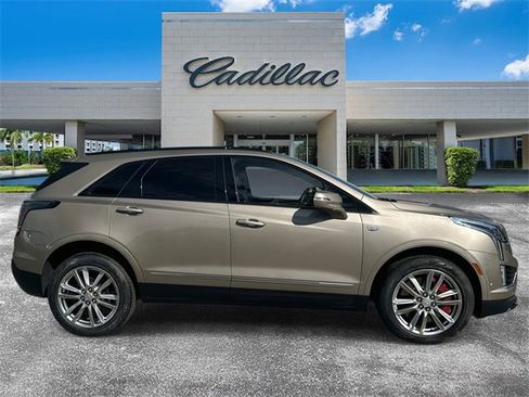 Certified 2023 Cadillac XT5 Sportv w/ Technology Package image 3