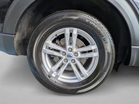 Used 2022 Ford Explorer XLT w/ Equipment Group 202A image 23