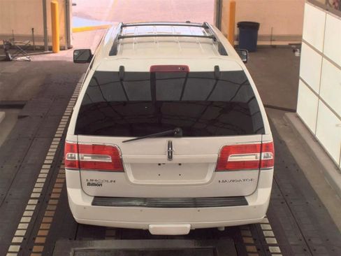 Used 2014 Lincoln Navigator 4WD w/ Equipment Group 101A image 6