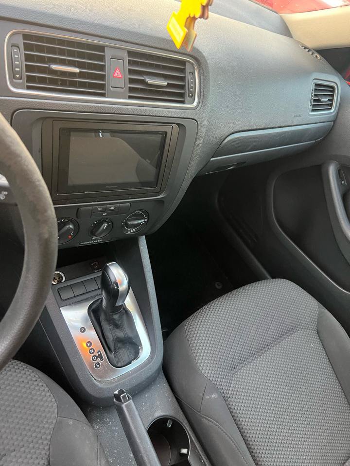 Used 2011 Volkswagen Jetta Sedan FWD image 9