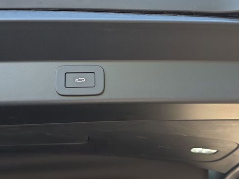 Certified 2025 Land Rover Range Rover Sport SE AWD/4WD image 16