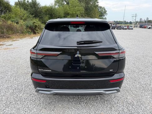 Used 2025 Mitsubishi Outlander SE FWD image 28