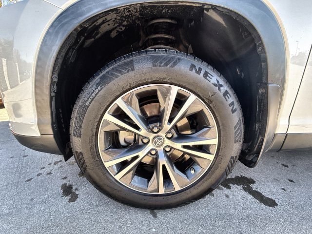 Used 2019 Toyota Highlander LE FWD image 10