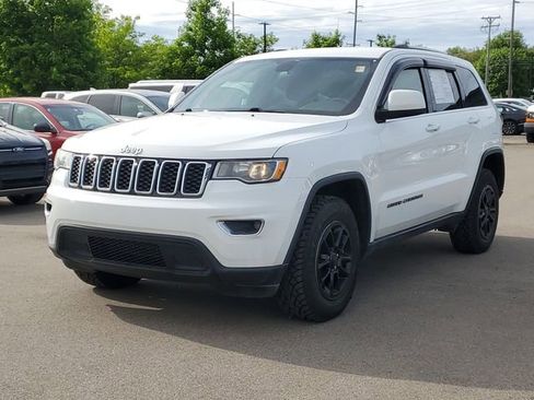 Used 2020 Jeep Grand Cherokee Laredo AWD/4WD image 2