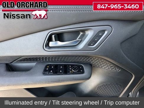 Used 2023 Nissan Ariya AWD image 9