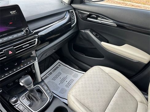 Used 2022 Kia Seltos EX image 29