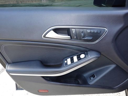 Used 2015 Mercedes-Benz CLA 250 4MATIC image 17