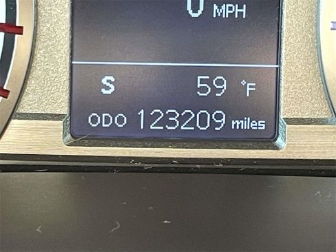 Used 2018 Toyota 4Runner SR5 image 18