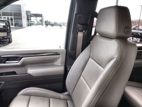 Used 2024 Chevrolet Silverado 2500 LTZ w/ LTZ Convenience Package AWD/4WD image 24