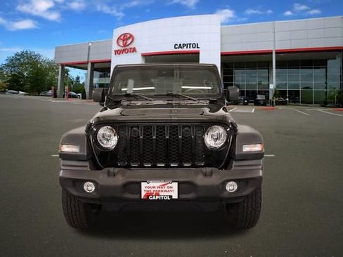 Used 2024 Jeep Wrangler Unlimited Sport AWD/4WD image 7