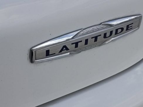 Used 2021 Jeep Compass Latitude AWD/4WD image 13