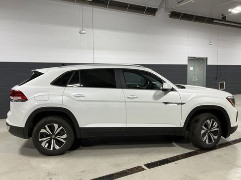 New 2026 Volkswagen Atlas Cross Sport SE image 4