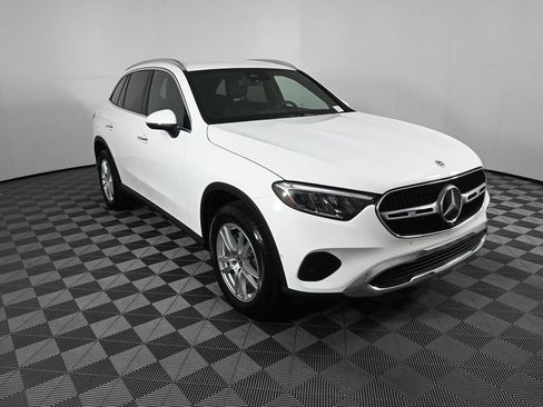 Certified 2025 Mercedes-Benz GLC 300 4MATIC image 23