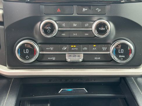 Used 2023 Ford Expedition XLT AWD/4WD image 24