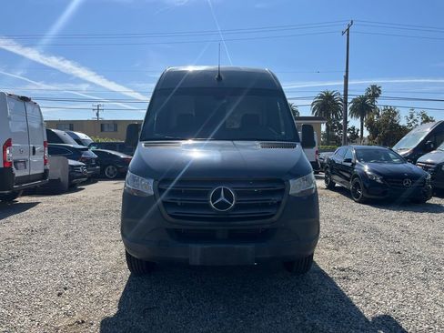 Used 2019 Mercedes-Benz Sprinter 144 image 2