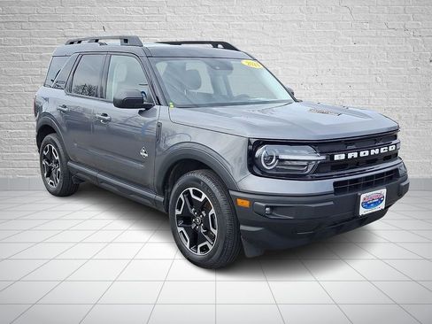 Used 2024 Ford Bronco Sport Outer Banks w/ Tech Package image 3