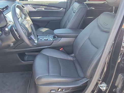 Used 2025 Cadillac XT6 Sport w/ Technology Package image 20