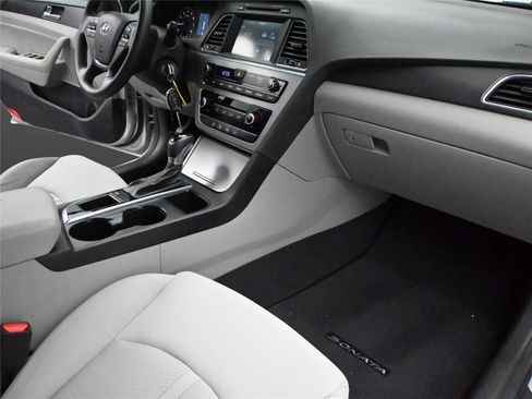 Used 2017 Hyundai Sonata Sport image 18