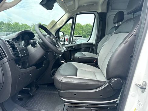 Used 2026 RAM ProMaster 2500 w/ Convenience Group FWD image 3