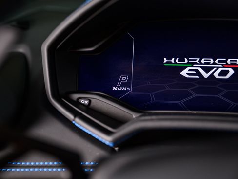 Used 2023 Lamborghini Huracan EVO image 46