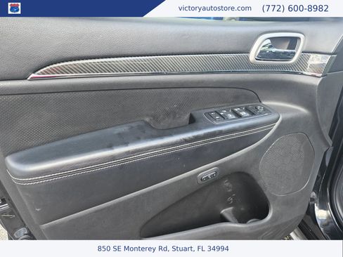 Used 2016 Jeep Grand Cherokee SRT image 14