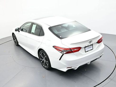 Used 2019 Toyota Camry L image 35
