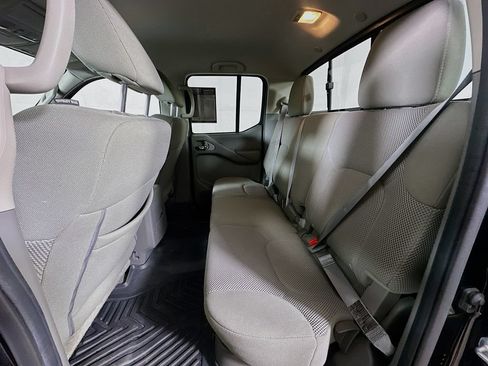 Used 2021 Nissan Frontier SV w/ Midnight Edition Floor Mats AWD/4WD image 12