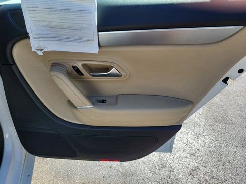 Used 2013 Volkswagen CC Lux image 11