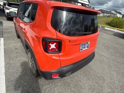 Used 2016 Jeep Renegade Latitude FWD image 37