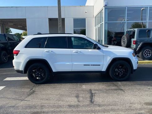 Used 2019 Jeep Grand Cherokee Laredo RWD image 11