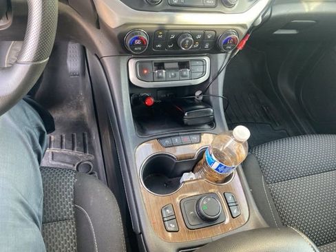 Used 2023 GMC Acadia SLE w/ Driver Convenience Package image 22