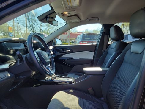 Used 2024 Chevrolet Trax LT w/ LT Convenience Package FWD image 15