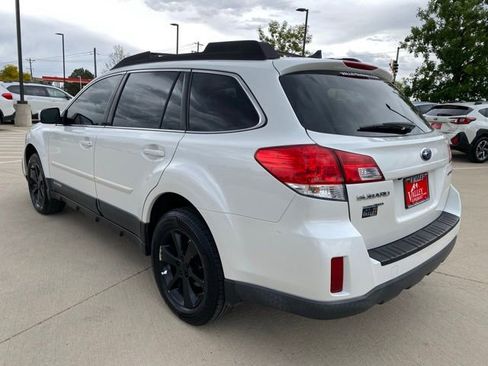 Used 2013 Subaru Outback 2.5i Limited w/ Moonroof Pkg AWD/4WD image 3