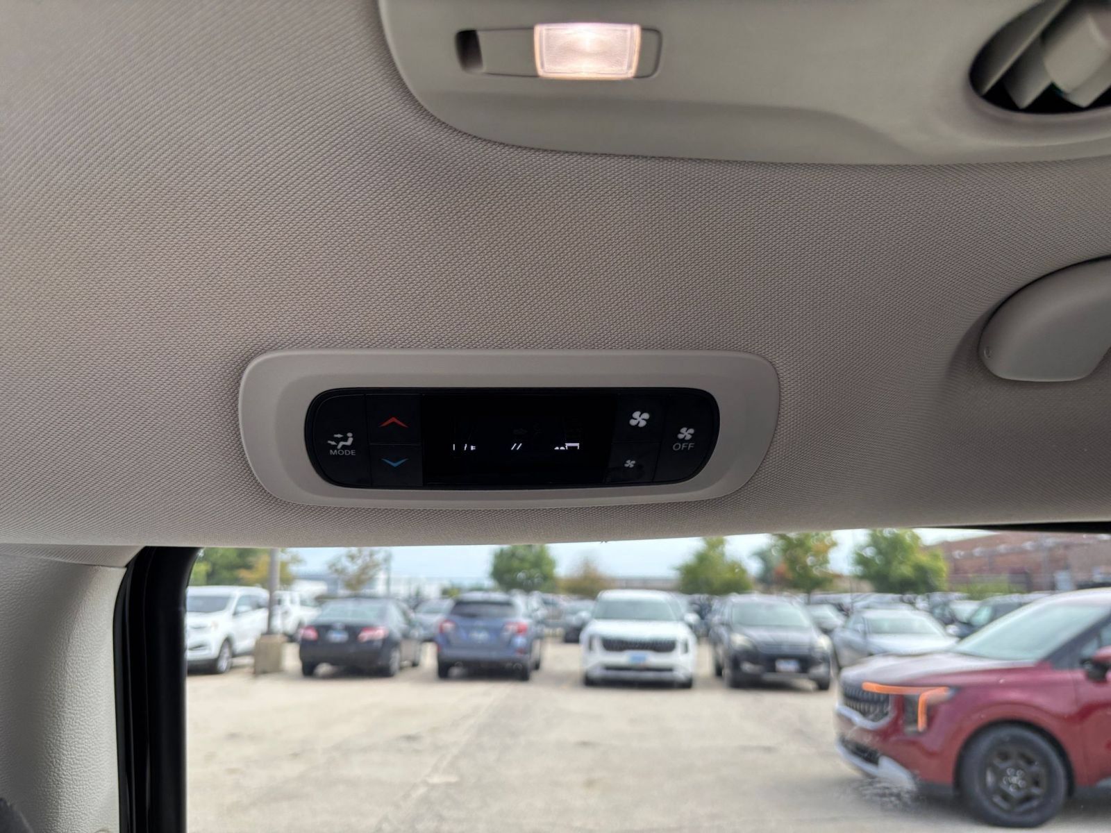 Used 2024 Chrysler Voyager LX FWD image 21