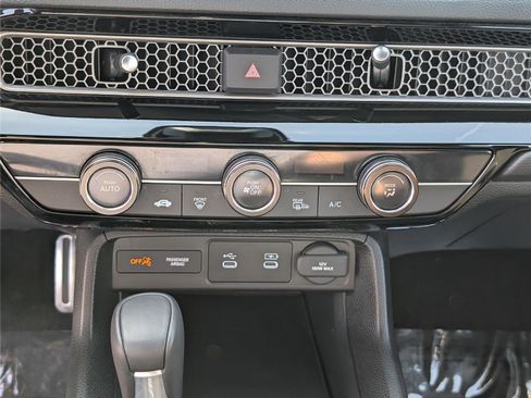 Used 2025 Honda Civic Sport image 25