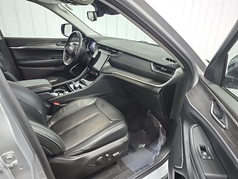 Used 2021 Jeep Grand Cherokee L Limited AWD/4WD image 15