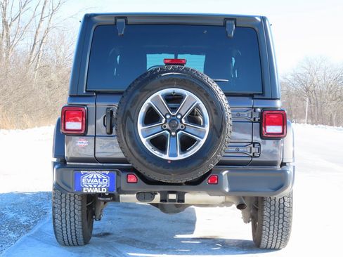 Certified 2022 Jeep Wrangler Unlimited Sahara w/ Cold Weather Group image 15