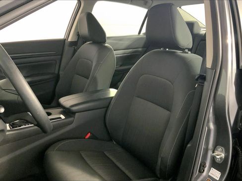 Used 2025 Nissan Altima 2.5 SV image 22