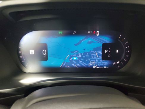 Certified 2025 Volvo XC40 B5 Plus w/ Protection Package Premier AWD/4WD image 27