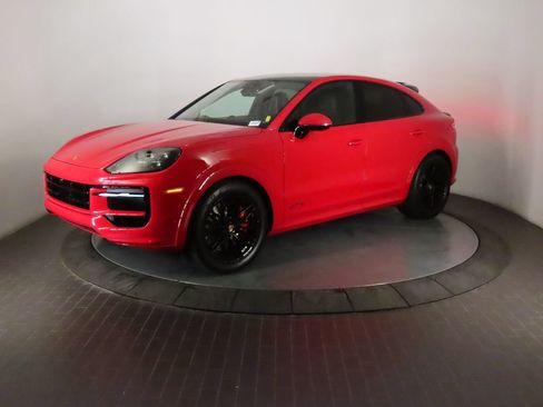 Certified 2025 Porsche Cayenne GTS AWD/4WD image 1