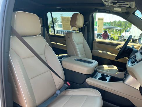 Used 2024 Chevrolet Suburban Premier AWD/4WD image 27