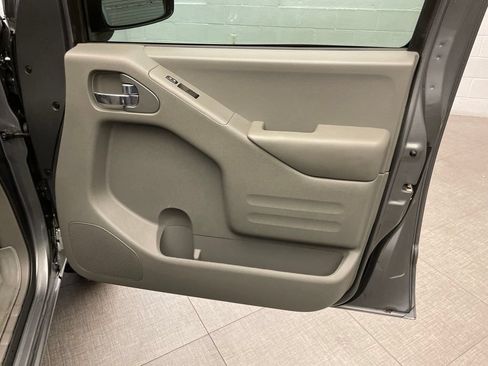 Used 2021 Nissan Frontier SV w/ Midnight Edition Floor Mats AWD/4WD image 25