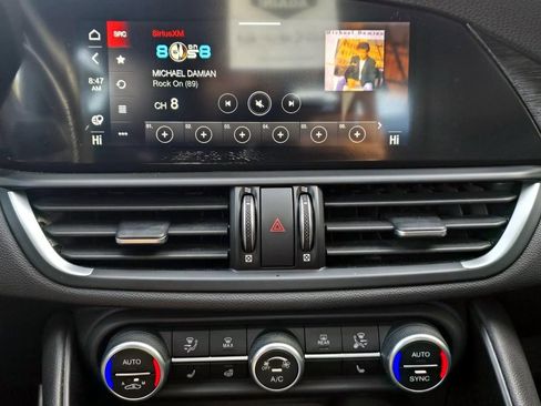 Used 2023 Alfa Romeo Giulia Sprint image 12