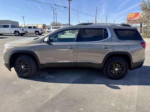 Used 2019 GMC Acadia SLT image 2