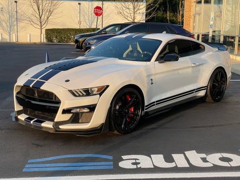 Used 2021 Ford Mustang Shelby GT500 w/ Technology Package RWD image 8