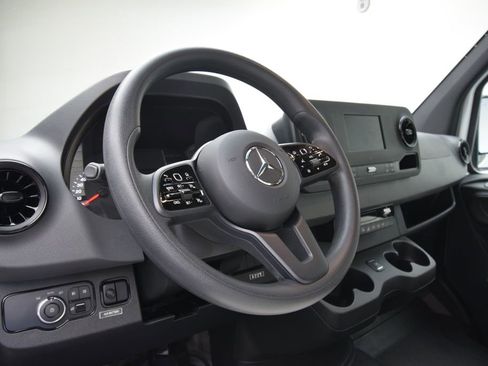 Used 2020 Mercedes-Benz Sprinter 3500 image 19